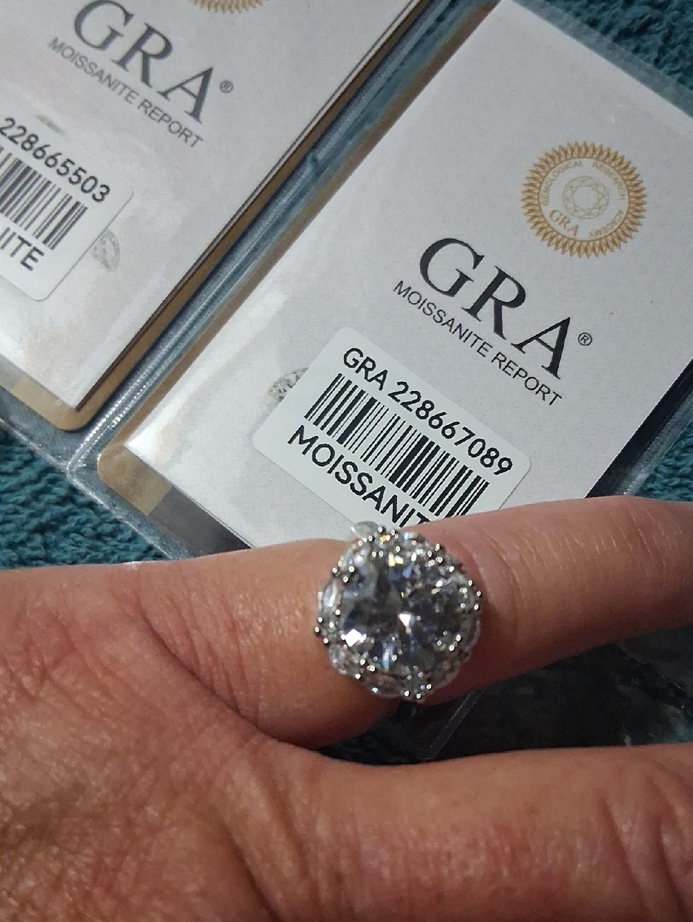 RETAIL 299.00 .GRA Moissanite Halo Statement Ring in Silver3KT. S925.
